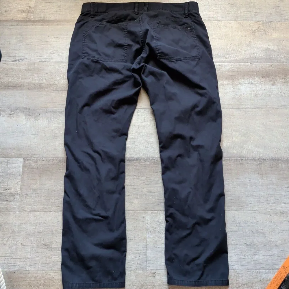 Oakley Pants Mens 38x32 Black Chino Relaxed Fit Casual Golf Outdoor Travel